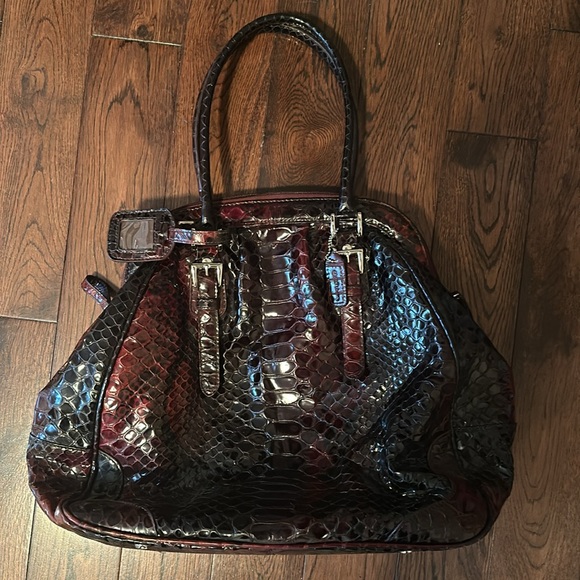 Danier Leather lambskin with crocodile print tote bag - Picture 2 of 11